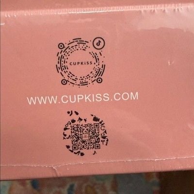 Cupkiss “As You Wish” Adhesive bra 2