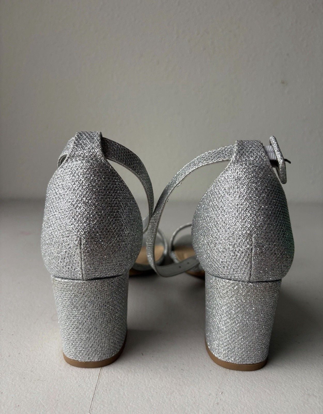 Y Not? Women’s Silver Glitter Strappy Block Heel Sandals Open Toe Buckle 10 6