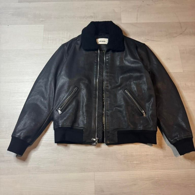 Black Mason Shearling-Collar Leather Bomber Jacket β XL
Step up your outerwear game with this sleek and rugged Black Mason leather bomber jacket. Crafted from genuine black leather, this timeless piece is built to turn heads and keep you warm in style 2