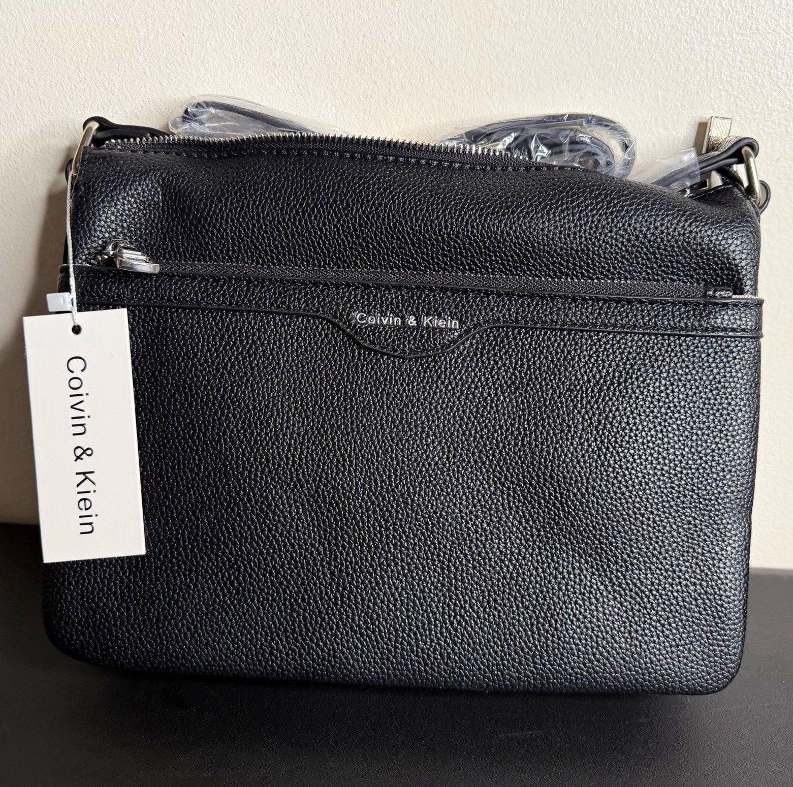 Calvin & Klein Black Pebbled Faux Leather Zip Crossbody Bag Detachable Strap 2