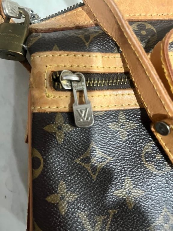Vintage Monogram Shoulder Bag 4