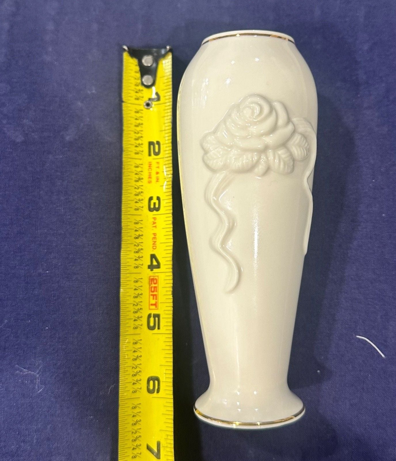 Set Lenox Ivory Rose 6 In. Bud Vase 24K Gold Trim Excellent Condition 7