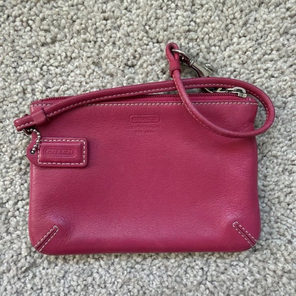 Coach Leather Corner Zip Wristlet Coin Wallet Magenta Pink Charm EUC