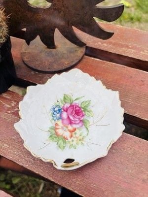 Vintage Noritake Porcelain Floral Trinket Dish w/ Gold Trim & Thumb Handle 11