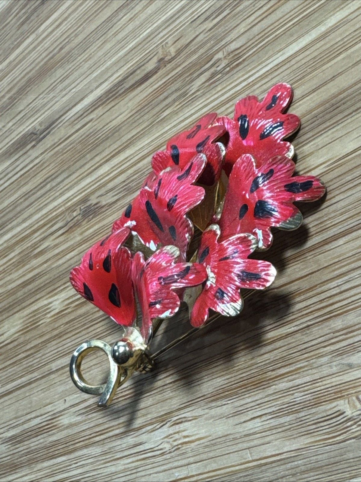 Vintag MCM Enamel Flower Brooch Pin Textured Gold Tone Strawberry Leaves 2.25" 4