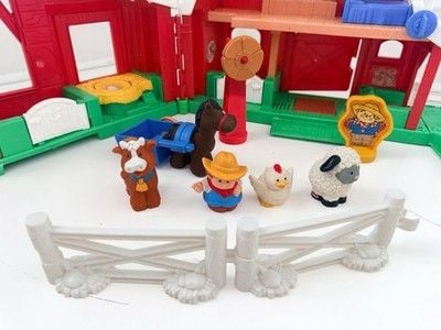 Vintage 1999 Fisher-Price Farm House Playset w/Figures and Sounds! Working! 2