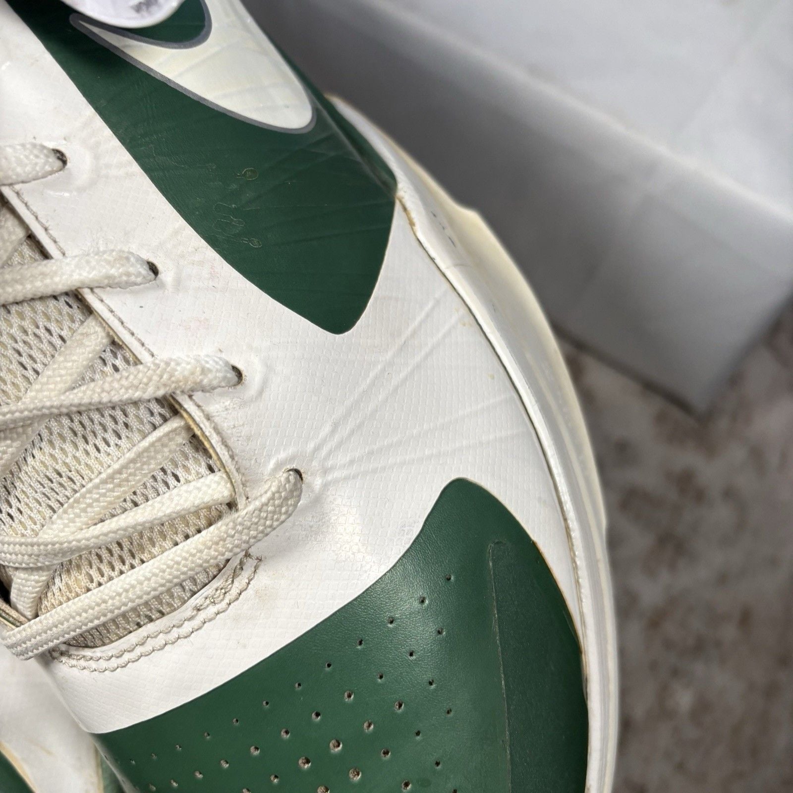 Size 18 - 2010 NIKE ZOOM KOBE V 5 Michigan State GREEN (Sample 999999999 Tag) 9