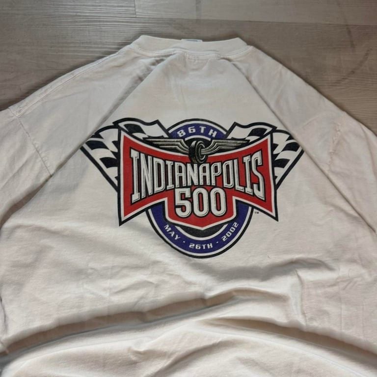ππ₯ Vintage 2002 Indianapolis 500 Tee β Racing Nostalgia! π₯π
Throw it back to the 86th running of the legendary Indianapolis 500 with this dope vintage tee! Perfect for racing fans, motorsports lovers, and Y2K streetwear collectors.
β‘ De 3