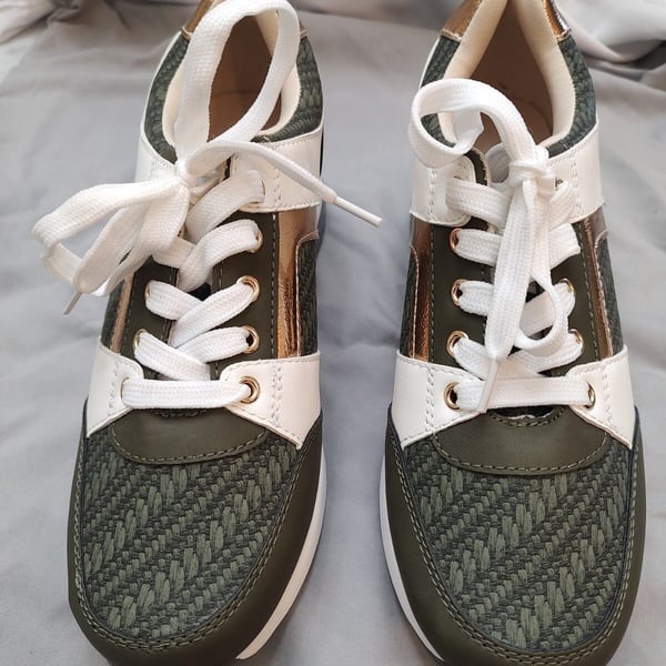 Women’s Green Wedge Sneakers White Rose Gold Lace Up Hidden Heel Fashion Shoes