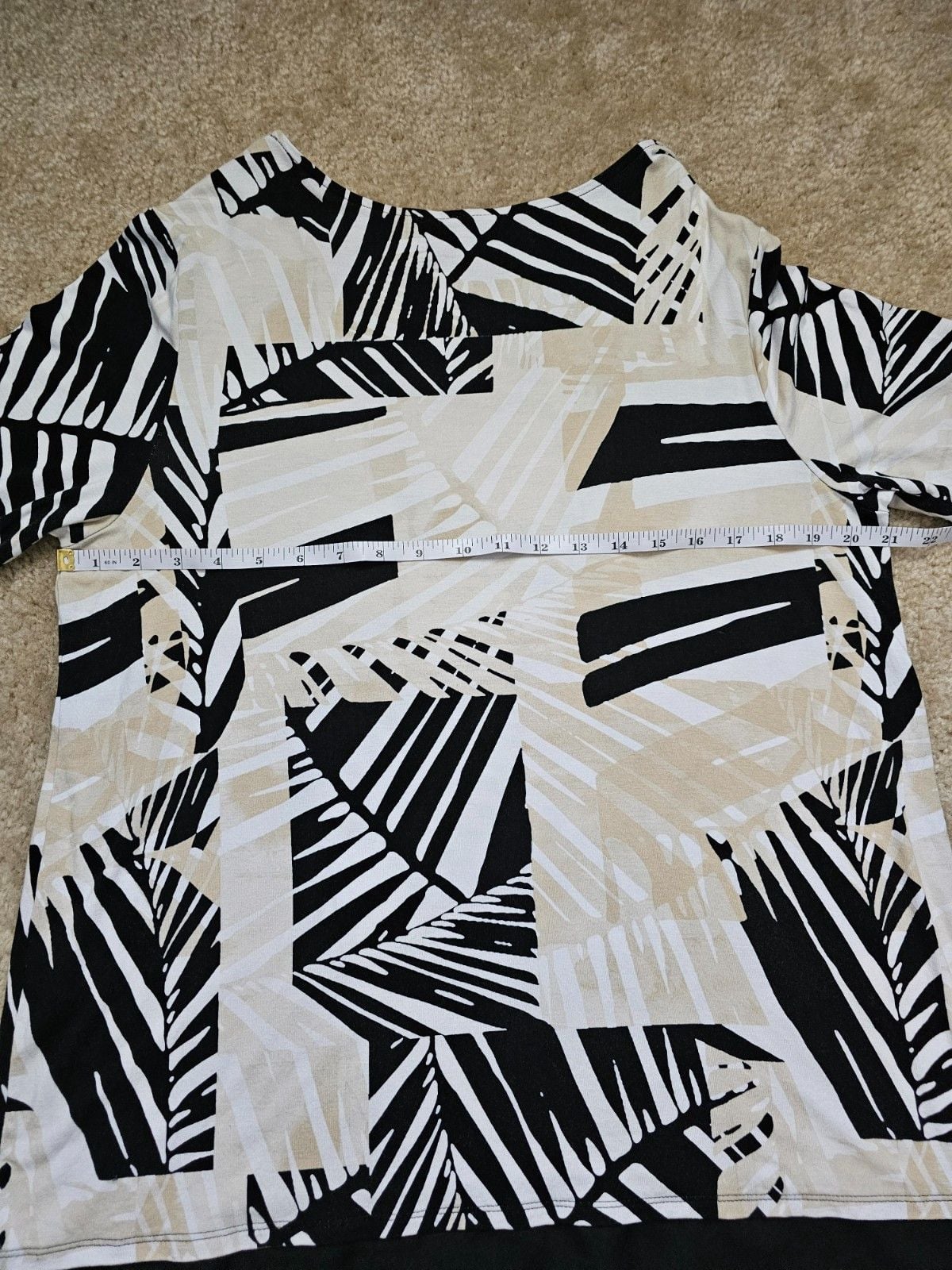 Chico's Women's Size 2 Tunic Top Black Beige Abstract Print 3/4 Sleeve Hi Low 10