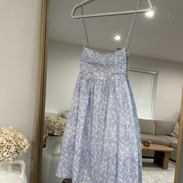 Kourt Floral Blue Dress Size M New