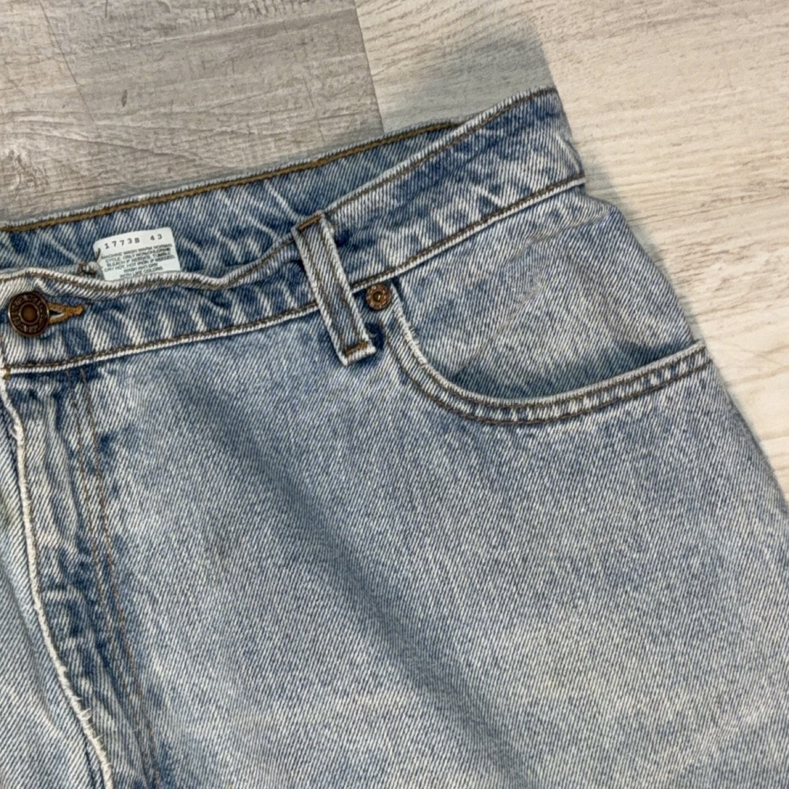 Vintage MADE USA Levi's 550 Jeans Men's M Relaxed Tapered Light Wash Blue Denim 6