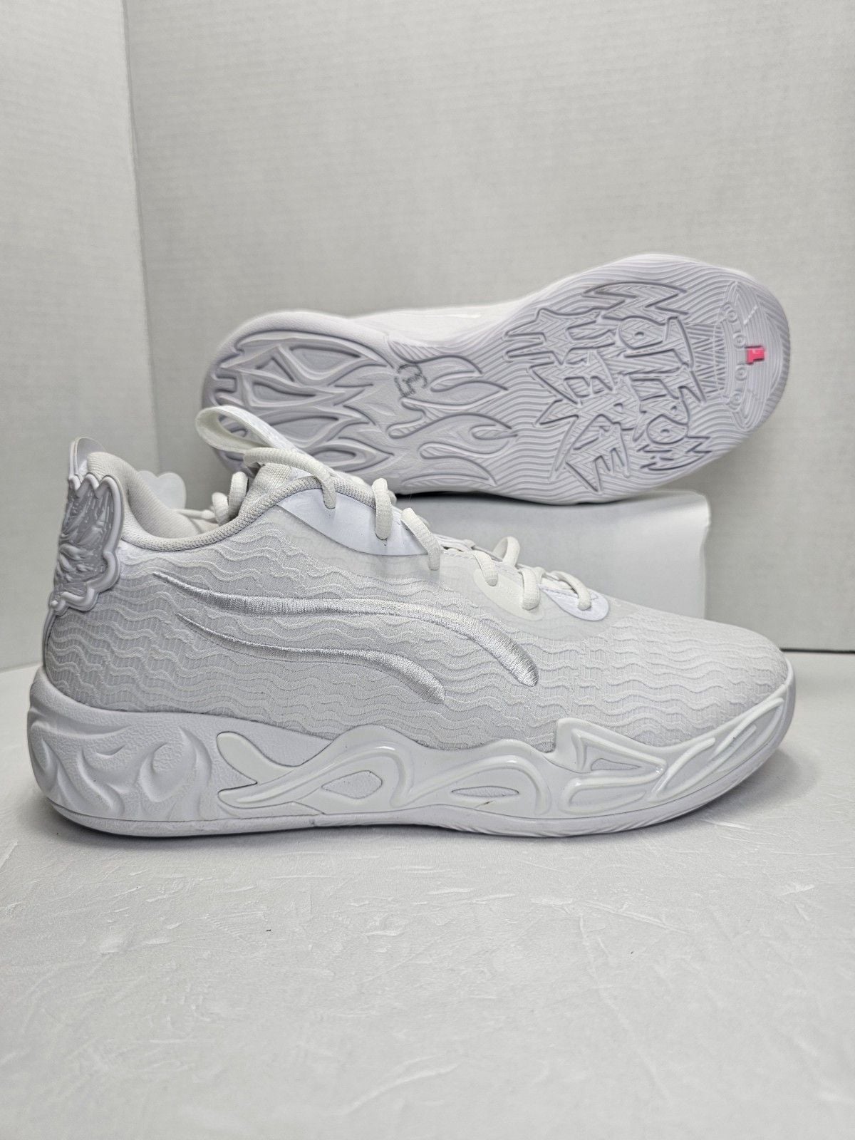 PUMA LaMelo Ball MB.04 Lo Ice White Basketball Shoes Men’s 9 311319-01 2