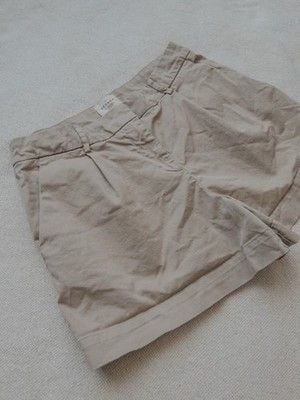 Sézane Paris France Pleated Cuffed ROME Chino Shorts in Beige - Size FR 40 US 8 7