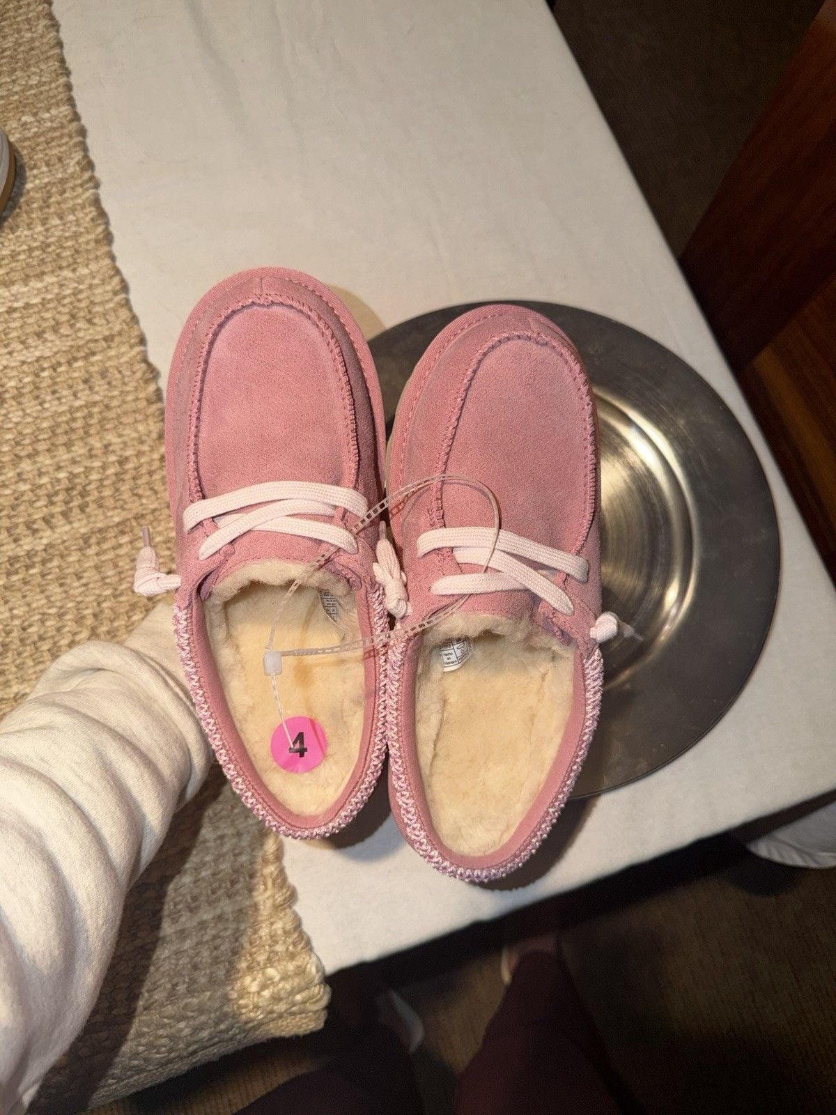 NWOT Pink UGG® Kids' Tasman Mule Size 4 2