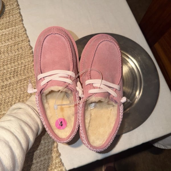 NWOT Pink UGG® Kids' Tasman Mule Size 4