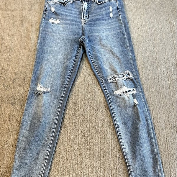 Women’s Mica Denim Light Blue Ripped Distressed High Rise Stylish Size 28