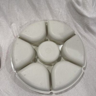 TUPPERWARE Serving Center 6-Part Divided Party Veggie Snack & Dip Tray 1666-1 3