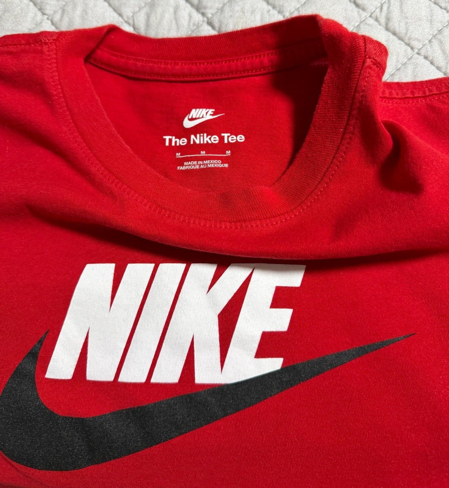 Nike Boys T-Shirt Size M 10-12 Red Big Logo Swoosh Short Sleeve Cotton 3