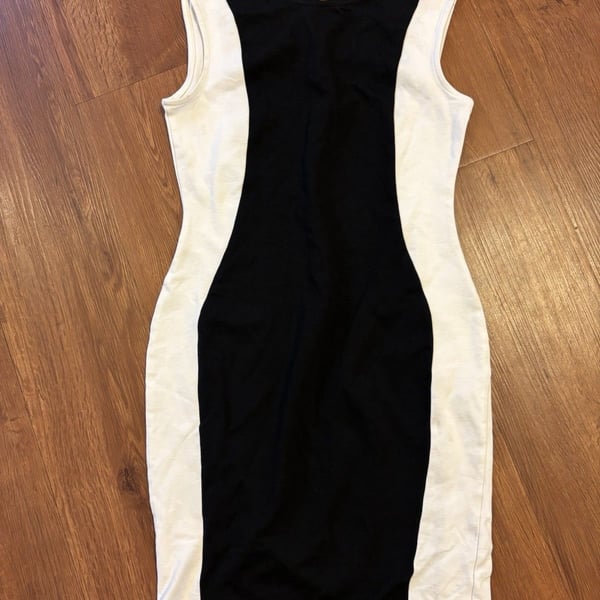 Haute Monde Women’s Bodycon Dress Size M Black White Stretch Free Shipping