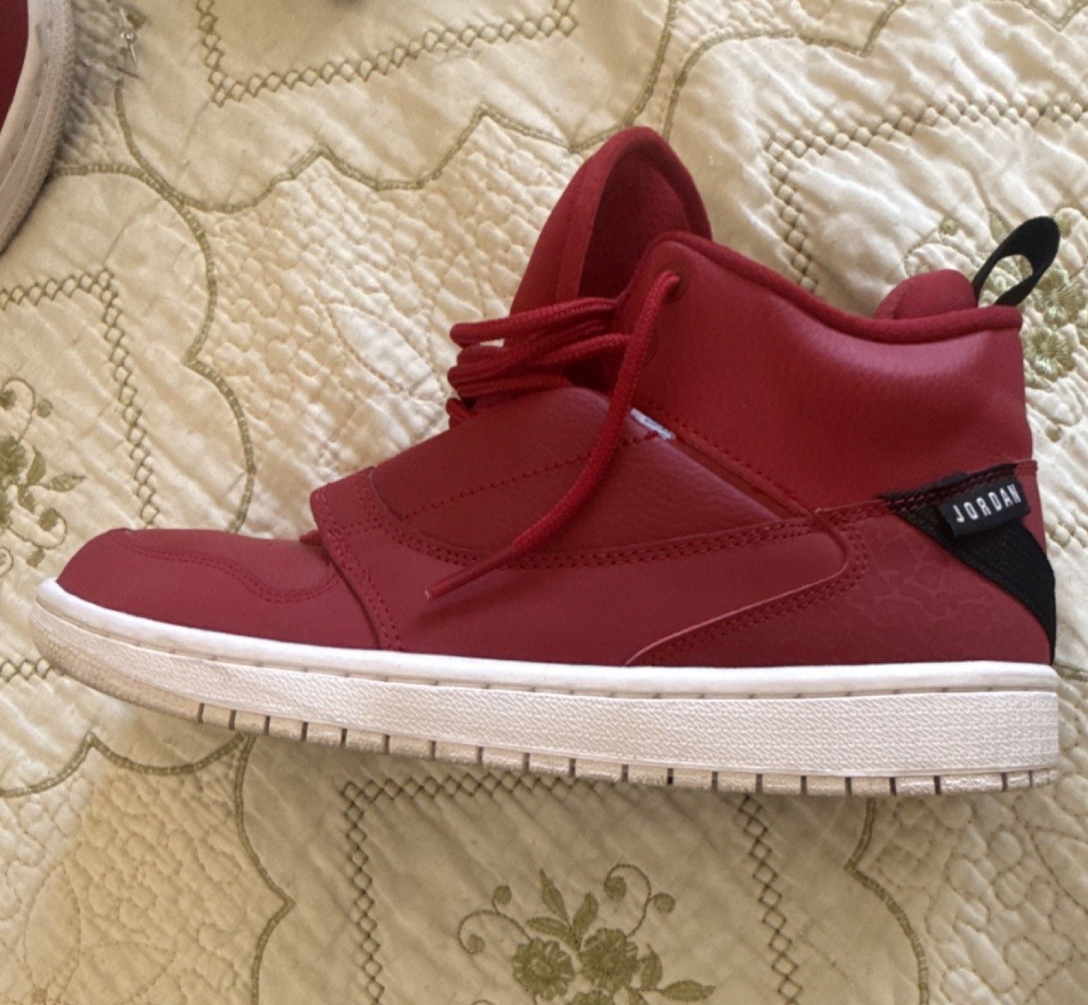 Jordan 1 Mid Unisex Kids Sneaker Red/White/Black US 7Y AQ1331-600 2