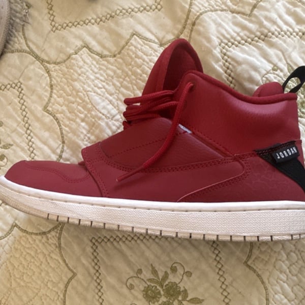 Jordan 1 Mid Unisex Kids Sneaker Red/White/Black US 7Y AQ1331-600