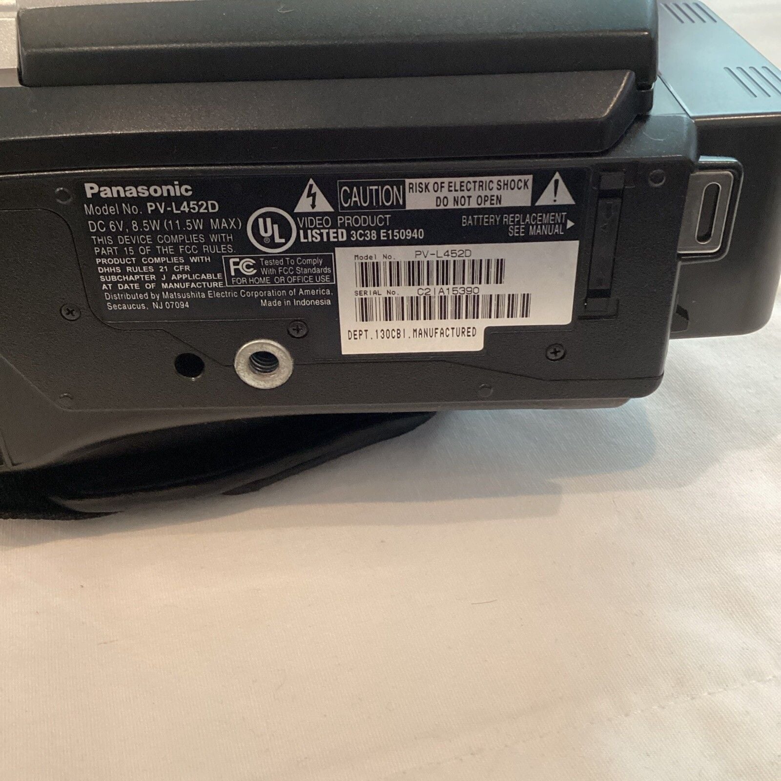 Panasonic Pamcorder VHS-C Camcorder PV-L452 W Battery, Cord, Strap, And Manual 10