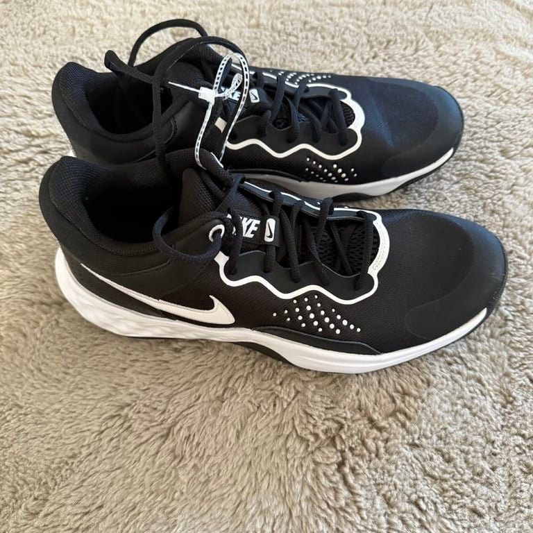 NWOT Nike Men's Fly.by Mid 3 Black Athletic Sneakers Shoes Size 11 Outdoor 6