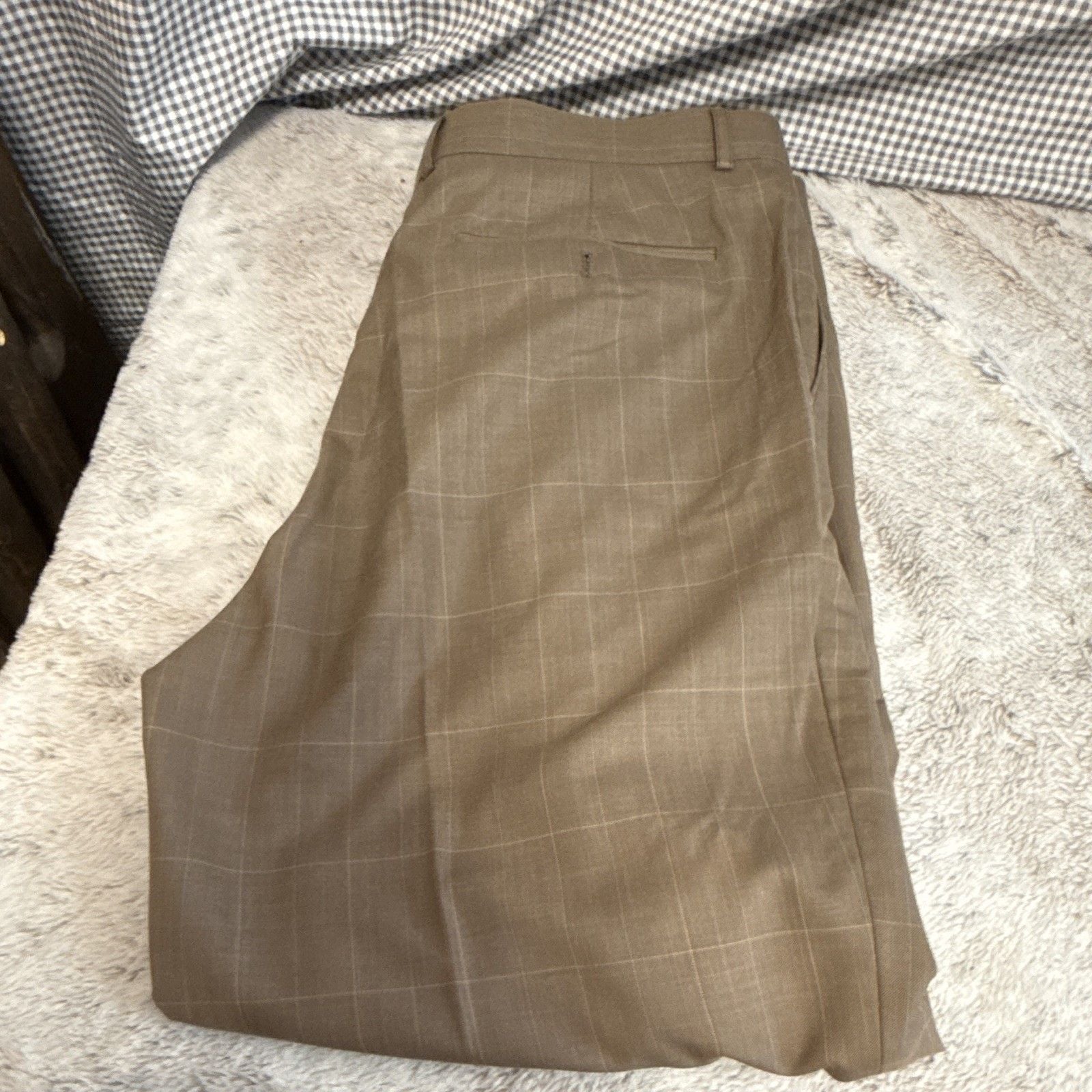 Vanetti Men's Brown Plaid 2-Piece Suit Size XL Single-Breasted Pleated 9