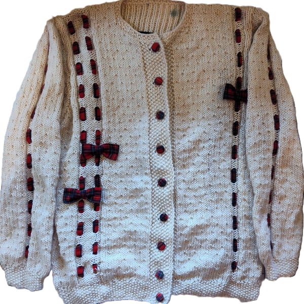 Vintage 100% Pure New Wool Girls Sweater from The Scotch House Scotland Sz 10
