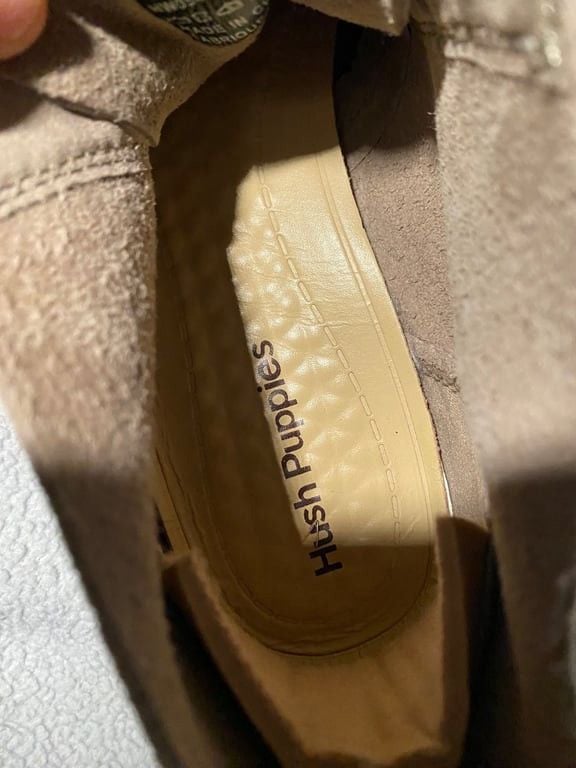 NEVER WORN Hush Puppies Suede Shoes size 9 womens never worn! 4