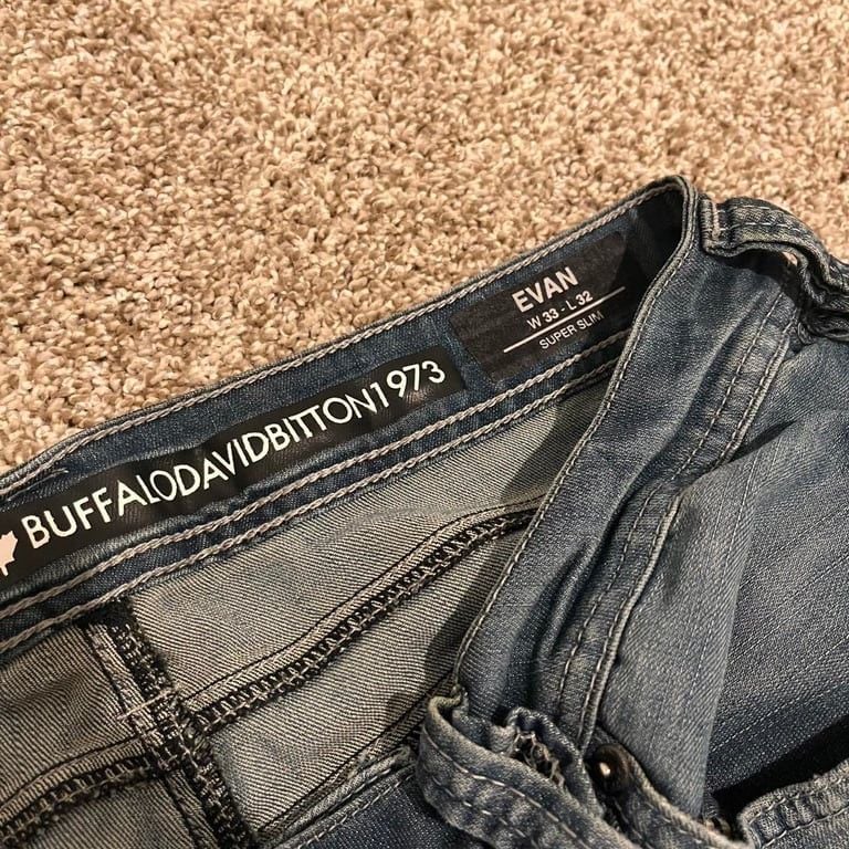 Buffalo David Bitton blue denim jeans
bad heelbite no stains 6