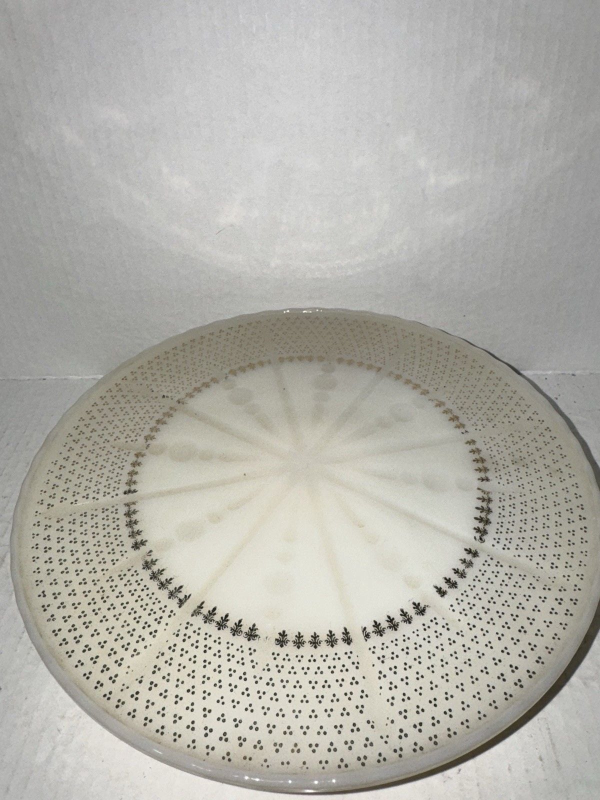 Vtg Anchor Hocking Cake Plate Stand ~ Ivory Milk Glass W/ Gold Fleur De Lis 10”W 2