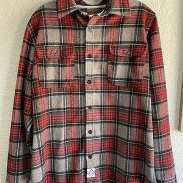 Men’s Knowledge by Stack-Aly Red and Black Flannel Jacket Size Small Button-Up