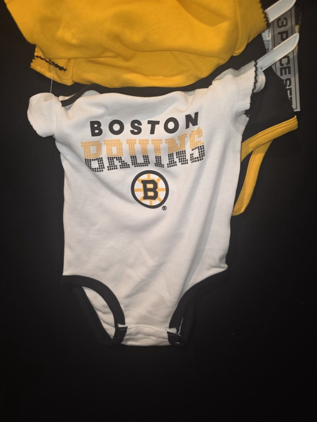 NWT Boston Bruins NHL INFANT Girl 3-Pack Team Bodysuits Creepers set 3-6 Months 3