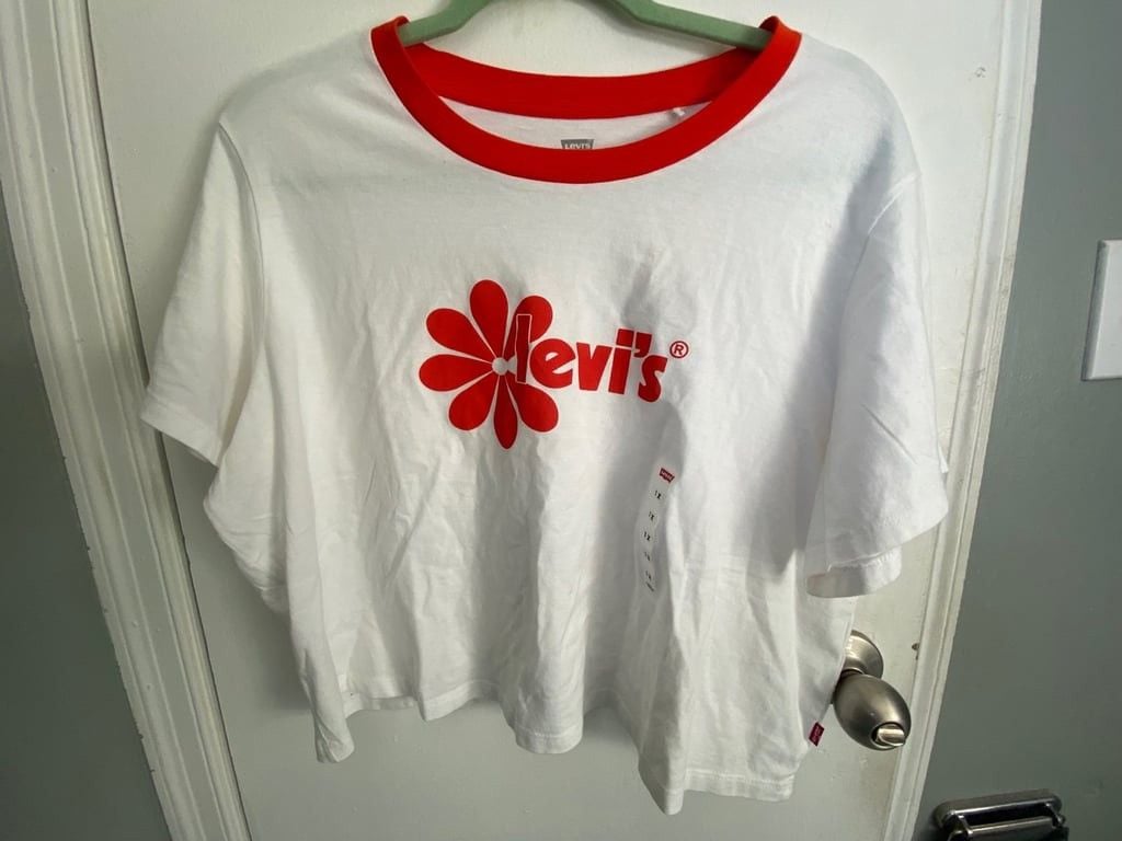 Levi's plus size crop top t shirt BNWT 3