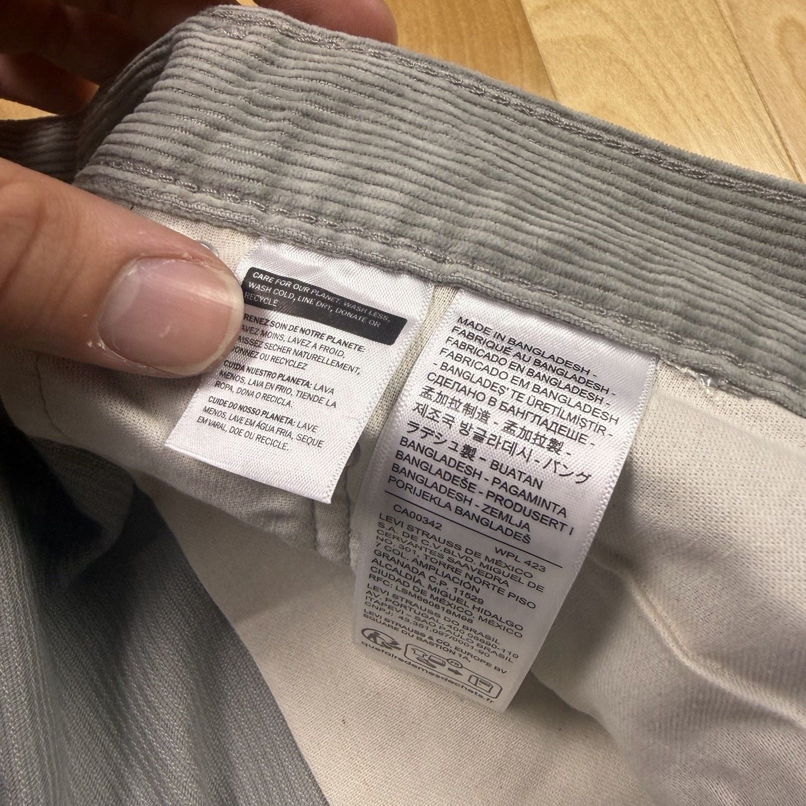 Levi’s 565 Gray Corduroy Pants 38x30 Loose Baggy Straight 90s Skater NWT 12