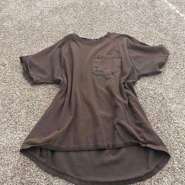 Brown ariat t 
insane relaxed fit
pen slot…….🫣
flawless