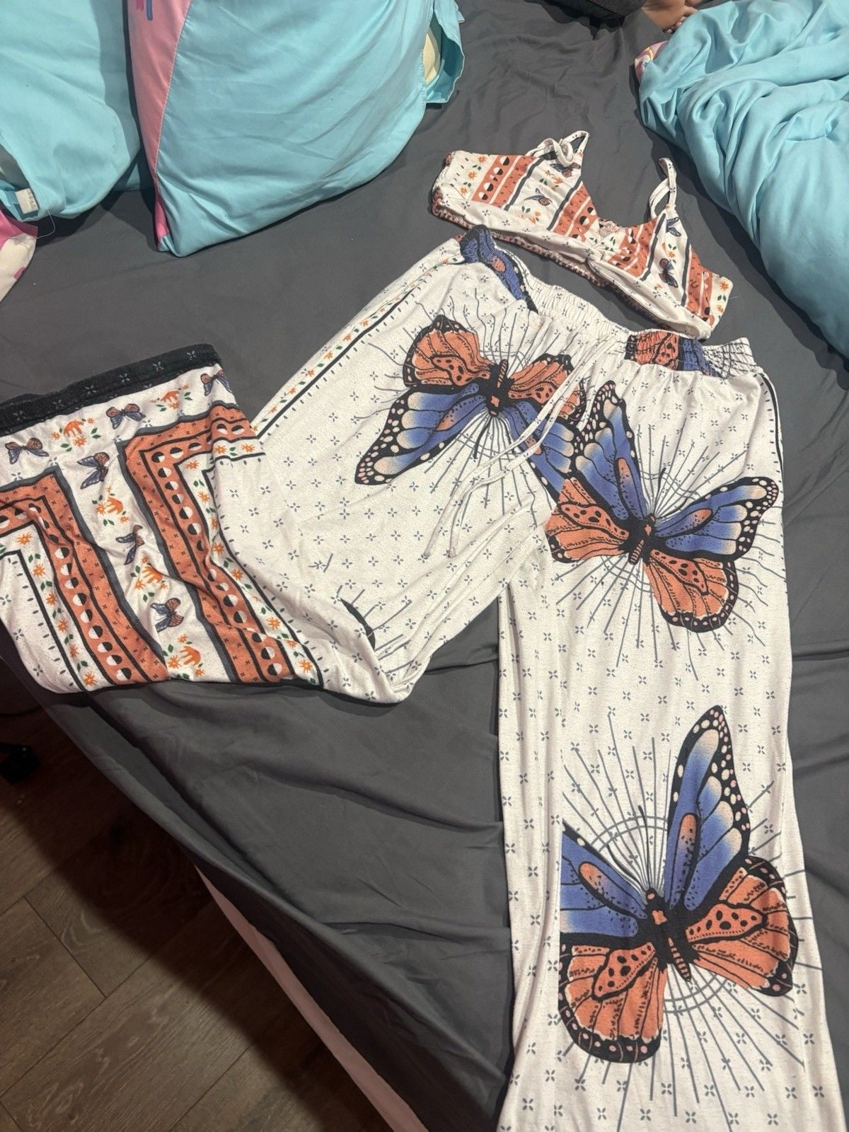 Women’s L Butterfly Pajama Set Sleeveless V-Neck Bralette Top Drawstring Pants 3