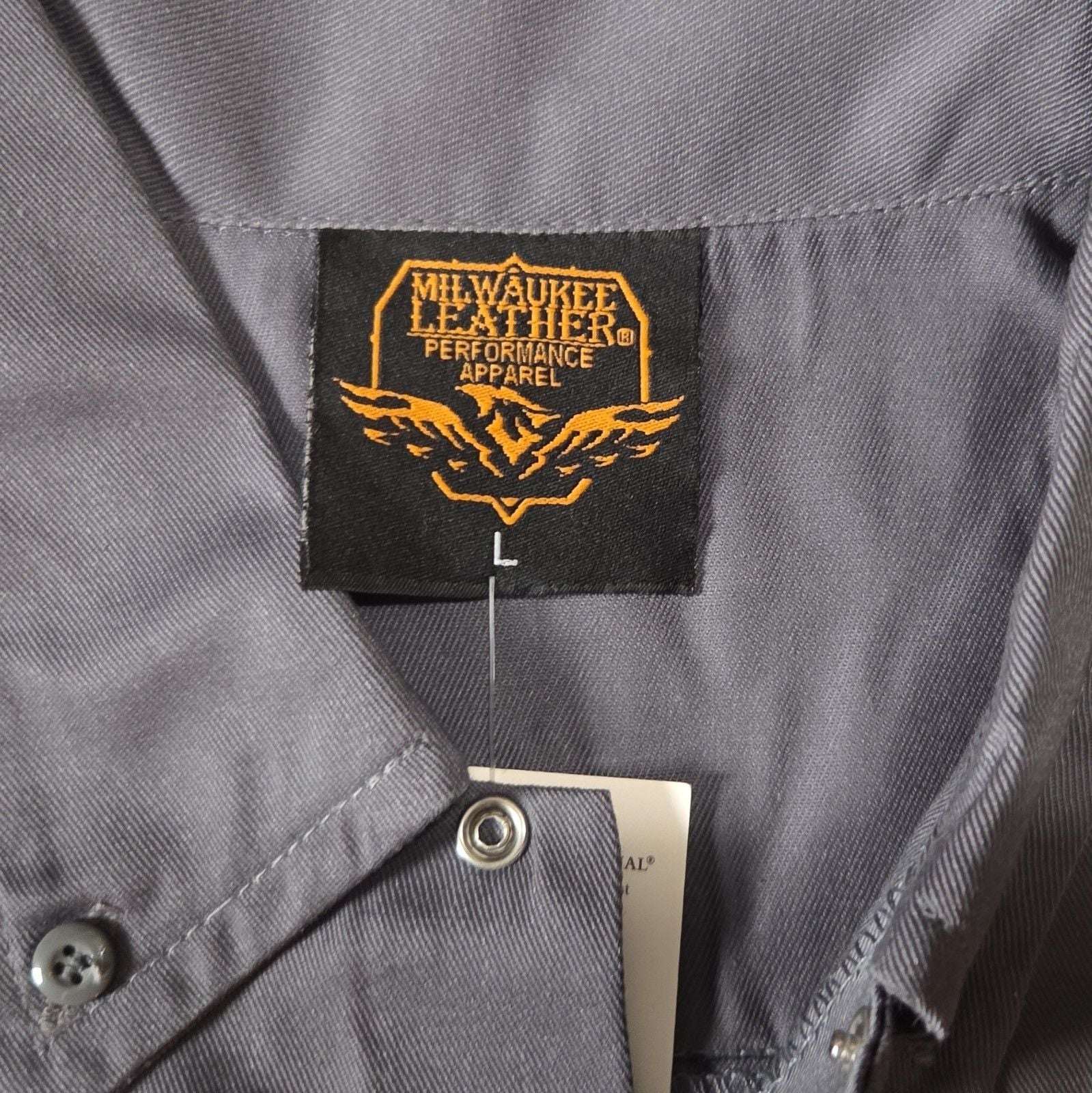 Milwaukee Performance Men's L Short Sleeve Button-Up NWT's 4