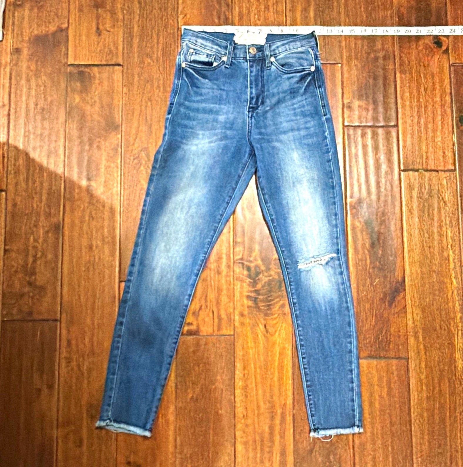 Altar'd State Women's Skinny Jeans Blue Medium Wash Distressed Stretch Denim 2