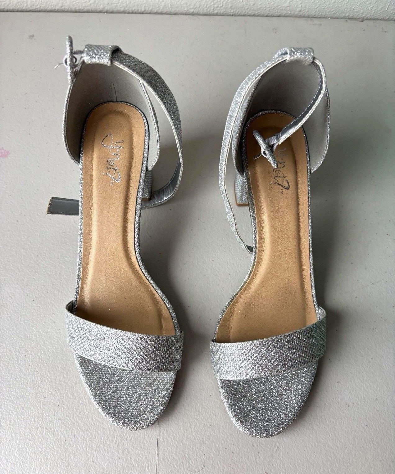 Y Not? Women’s Silver Glitter Strappy Block Heel Sandals Open Toe Buckle 10 2