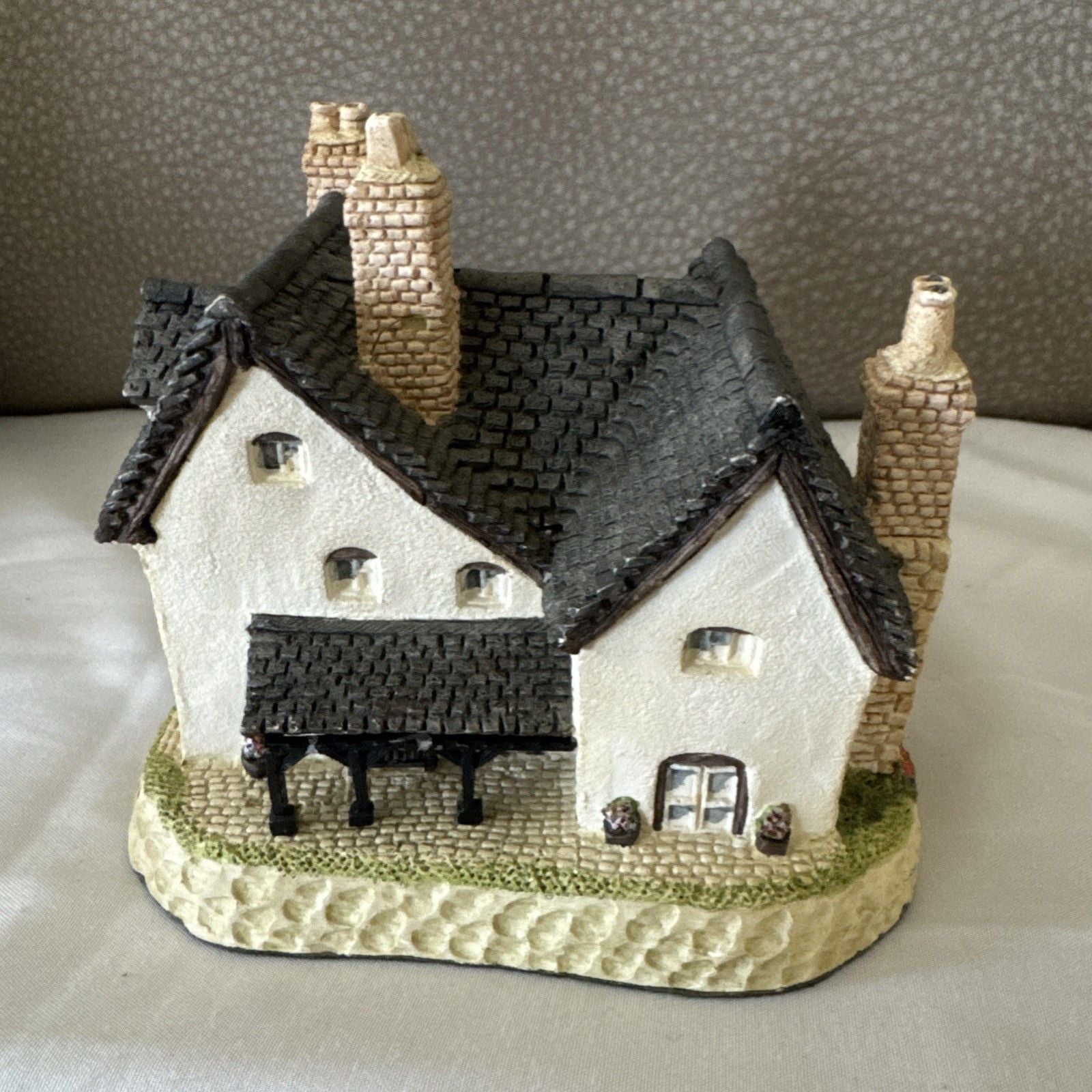David Winter Cottages Benbow's Farmhouse Herefordshire 1987 Hand Made 4