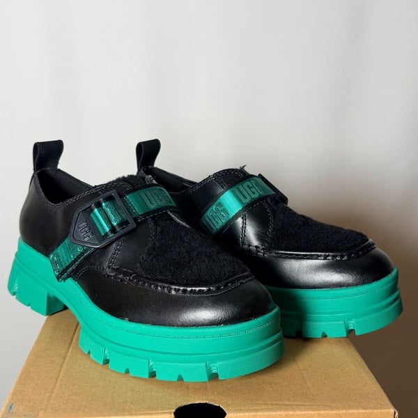 UGG W Ashton Women's Sneakers Size 8 Black and Green