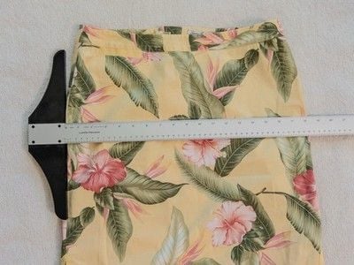 Tommy Bahama Stretch Skirt Size 10 Yellow Tropical Hibiscus Floral Palm Leaf 19" 16