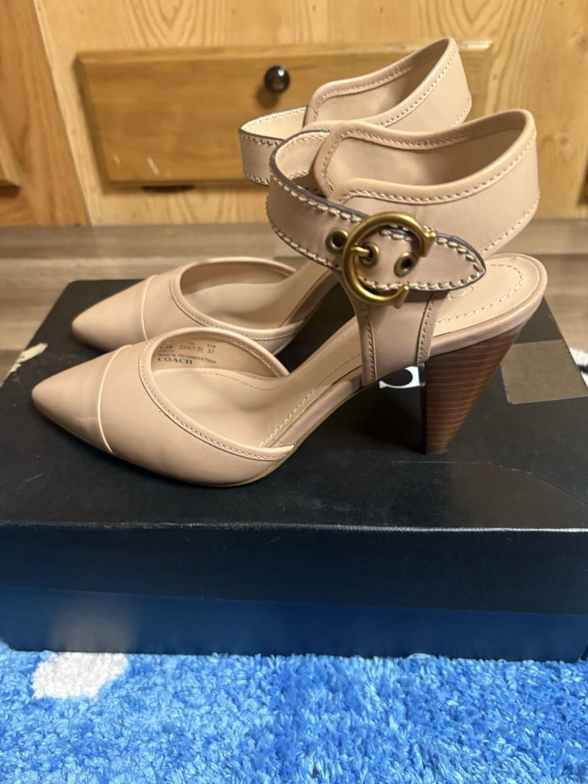 Coach Wren Pumps Women’s Size 6.5 Beachwood Leather Pointed Toe Ankle Strap 5