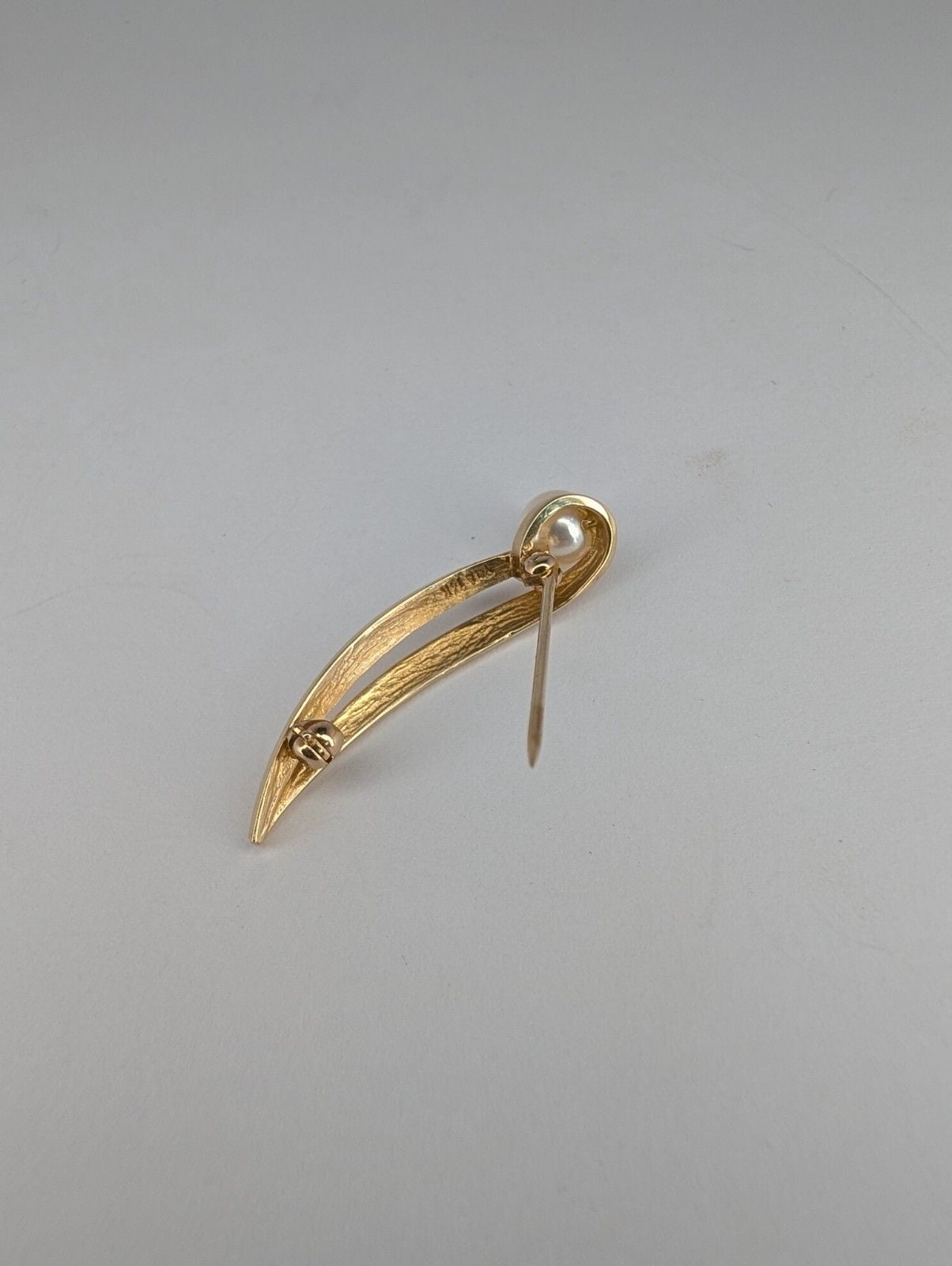 14k Yellow Gold Signed Brooch Pin w/ 1 Round White Pearl Gemstone 3