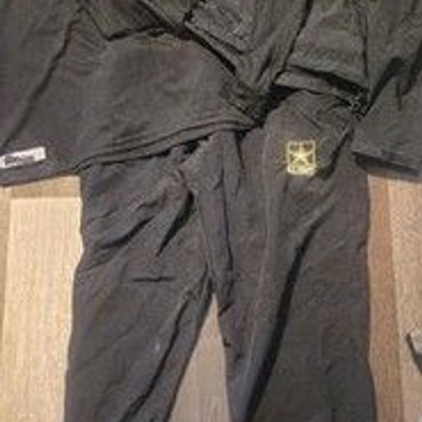United States Army PT Uniform Set Medium Black Yellow Shirt Pants