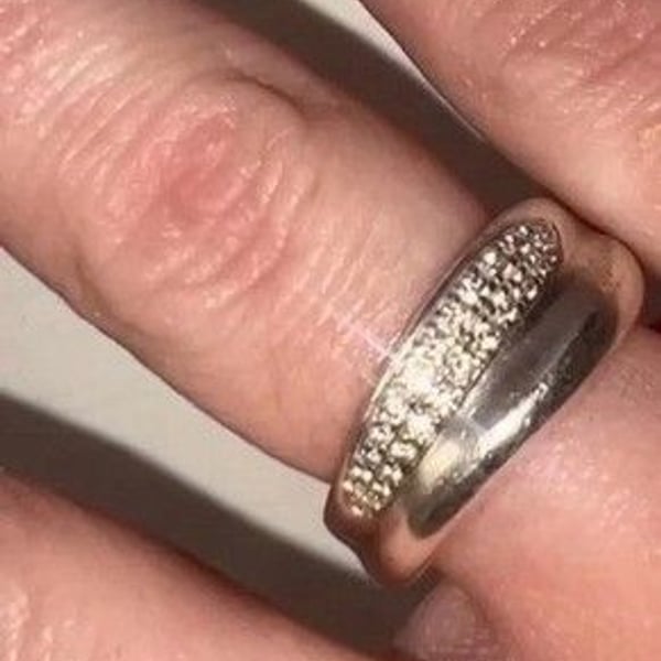 Judith Ripka Diamond ring