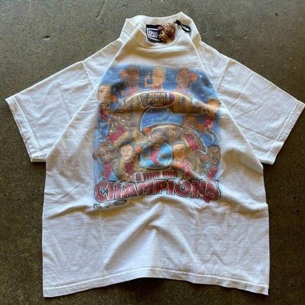 Vintage Chicago Bulls 6-Time NBA Champions T-Shirt